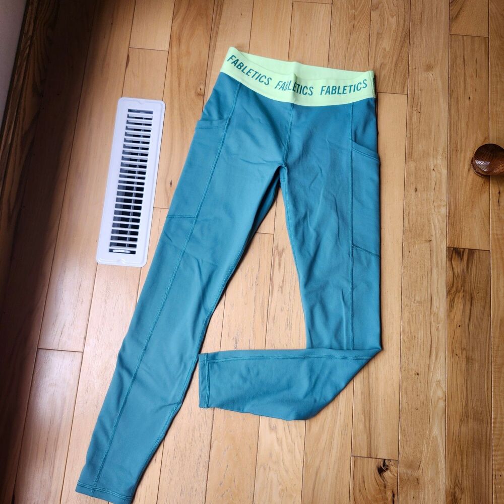 (S) Fabletics leggings